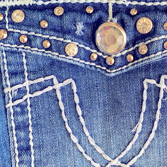 Twelve K Studded Capris Size 9 - Picture 9 of 10